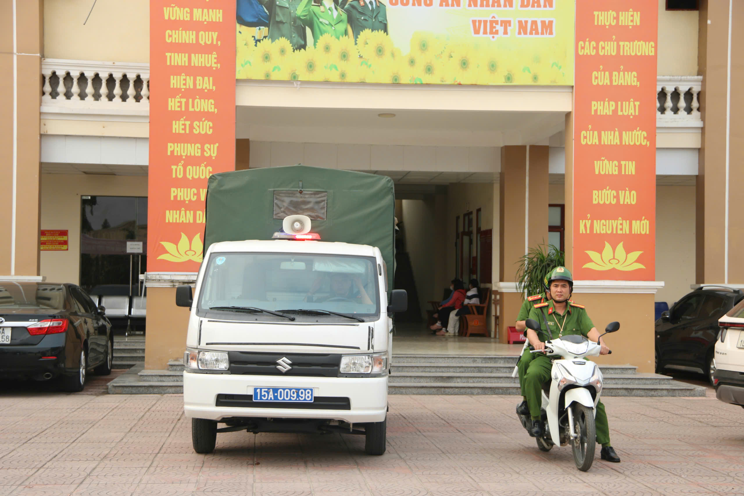 Công an phường An Dương: Quyết liệt thực hiện các giải pháp đảm bảo trật tự an toàn giao thông và mỹ quan đô thị